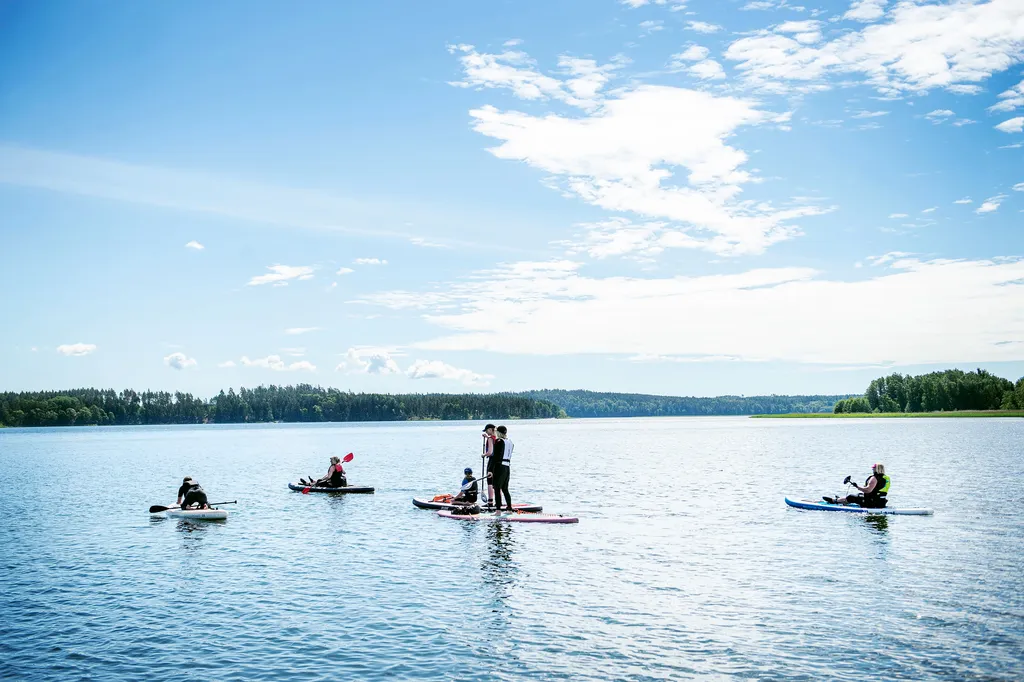 Ramlade från SUP-bräda – en person till sjukhus | Mitt i