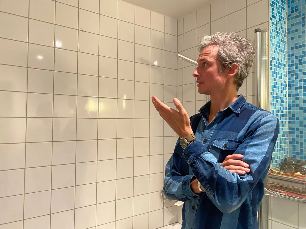 Kakelplattor sprack när sprängningar pågick | Mitt i