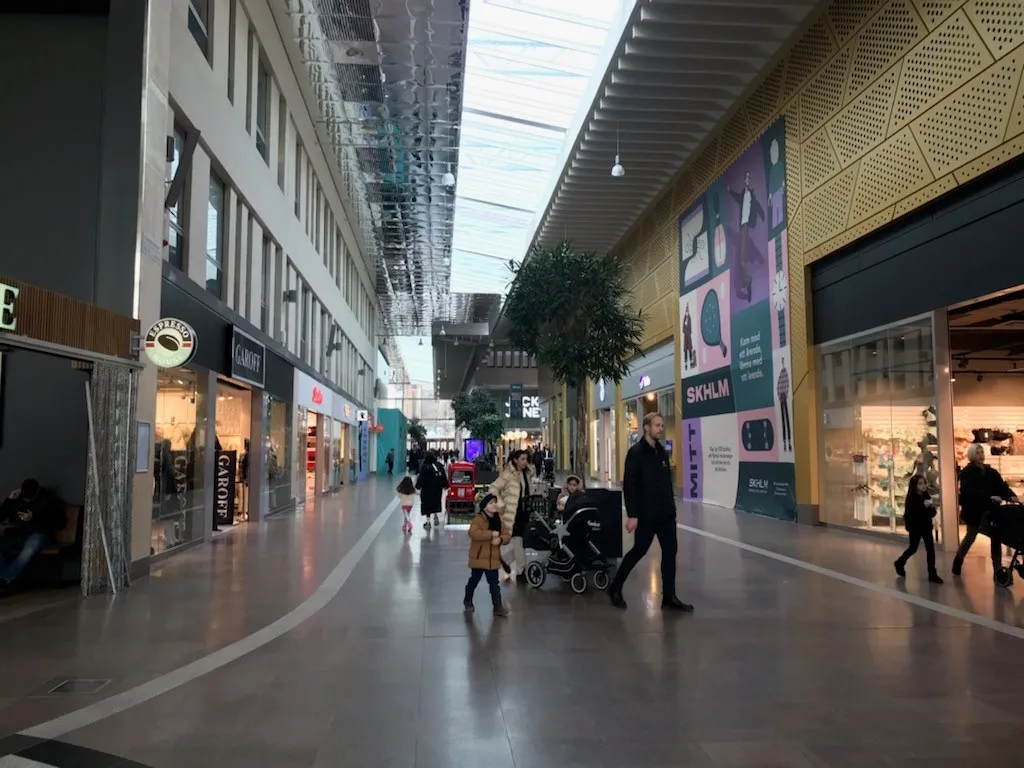 Skärholmens centrum är till salu | Mitt i