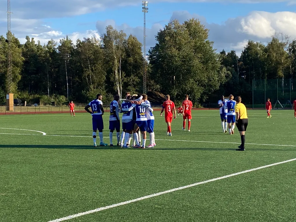 Facebookda Charlize Theron porno video