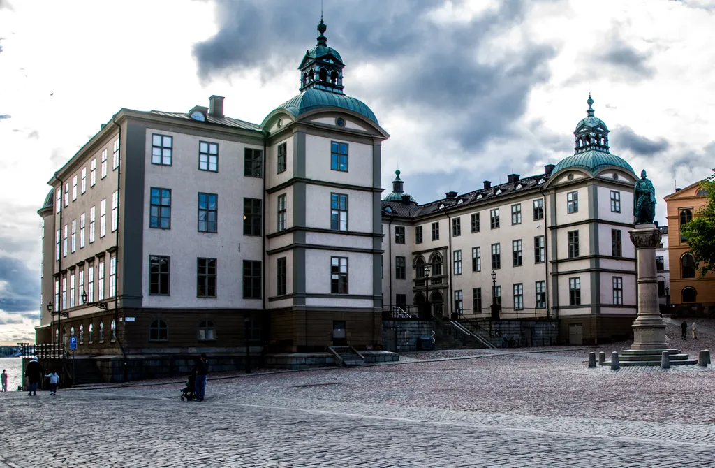 Väcktes av beväpnade rånare – 