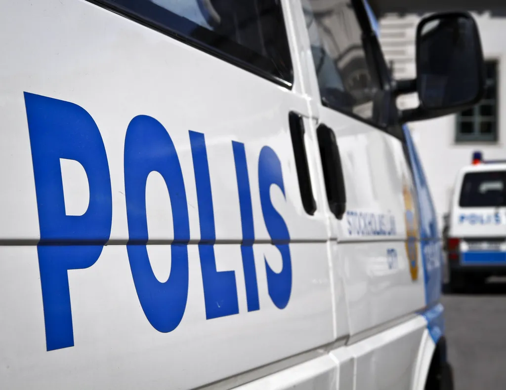Person ramlade från byggställning i Täby | Mitt i
