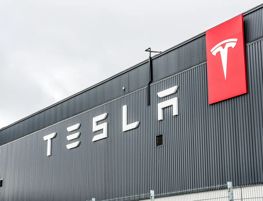 Stockholmarna fortsätter rata Tesla | Mitt i