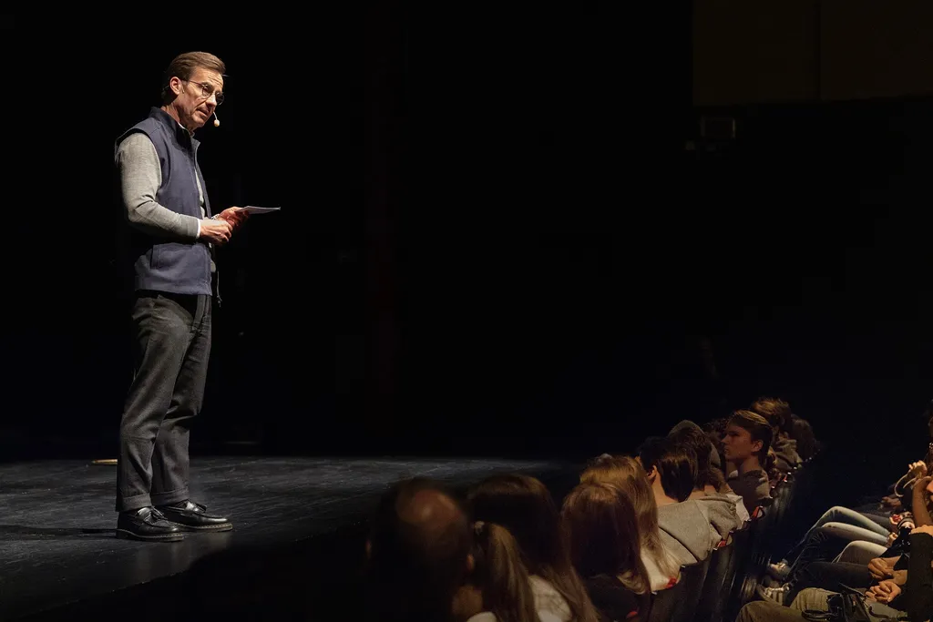 Kristersson uppmanar Vallentunaelever: "Gör lumpen!" - teknologi news from Mitt i