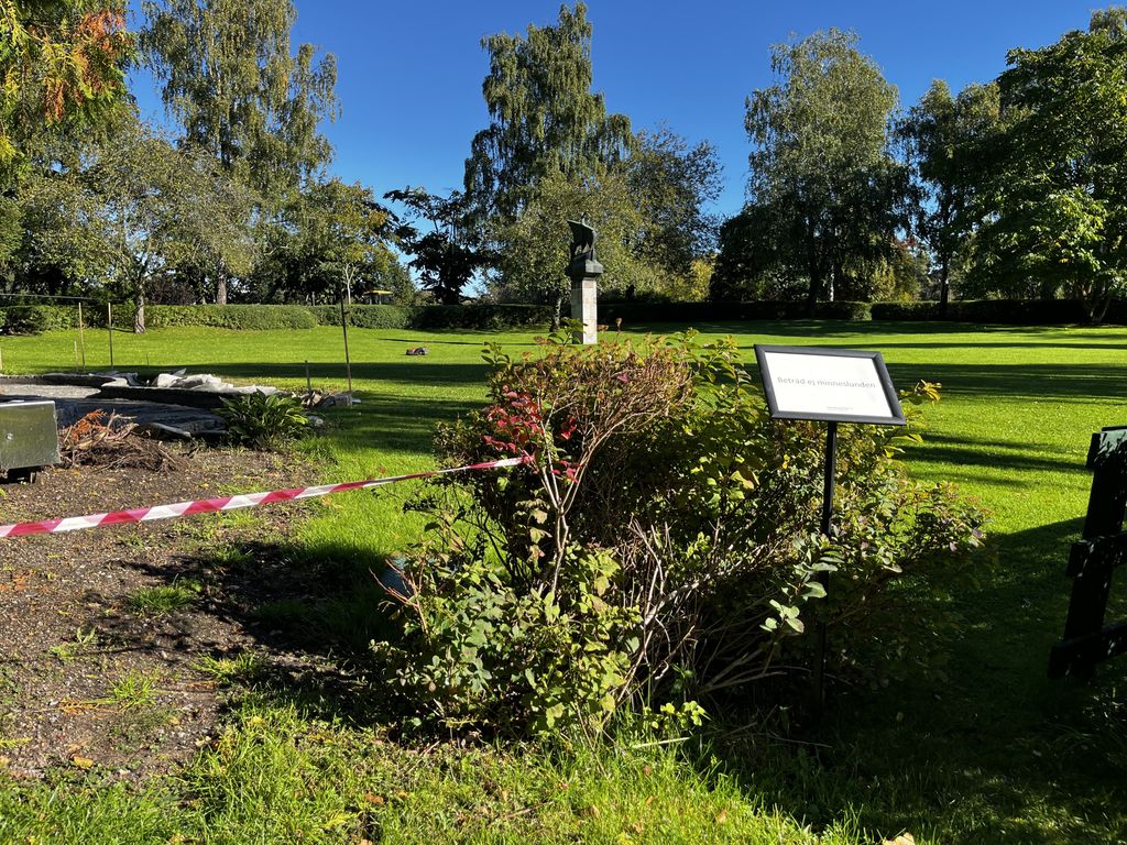 Dammen läckte – minneslunden måste renoveras till 2028