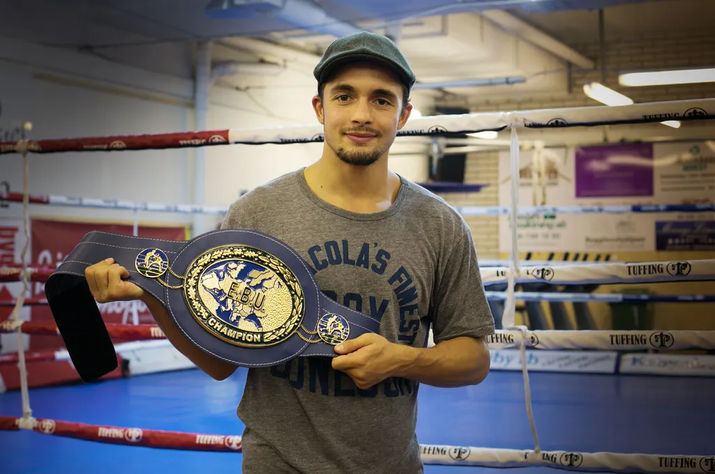 Hushsiz erkaklar bilan porno